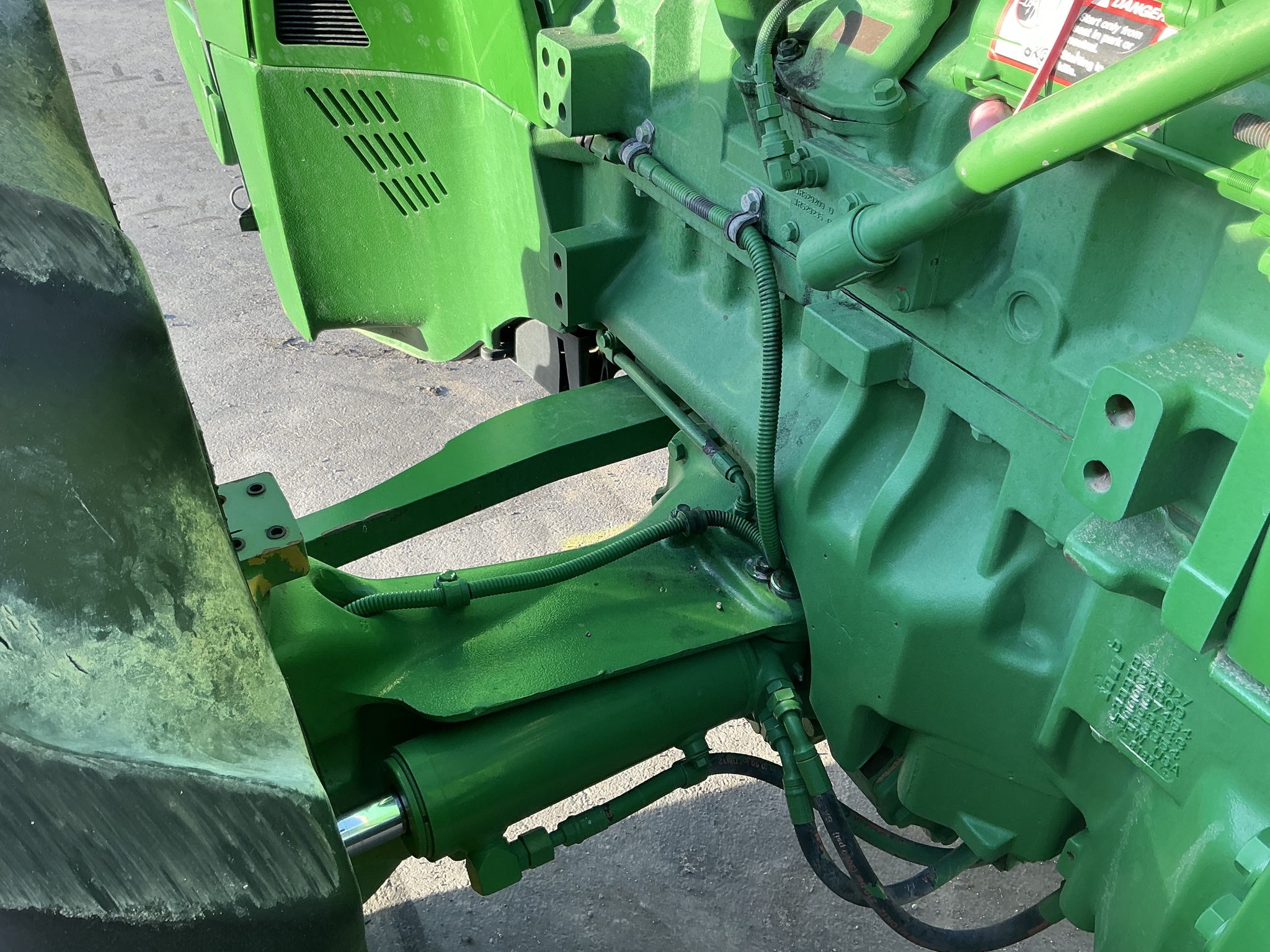 2018 John Deere 8320R Image 18