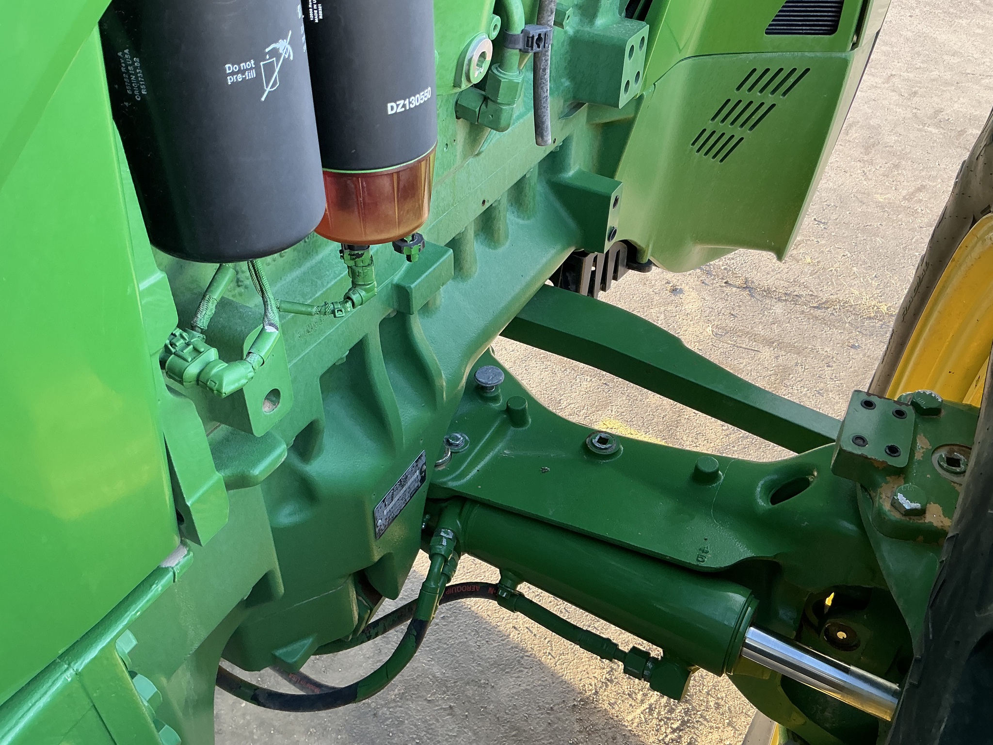 2018 John Deere 8320R Image 17