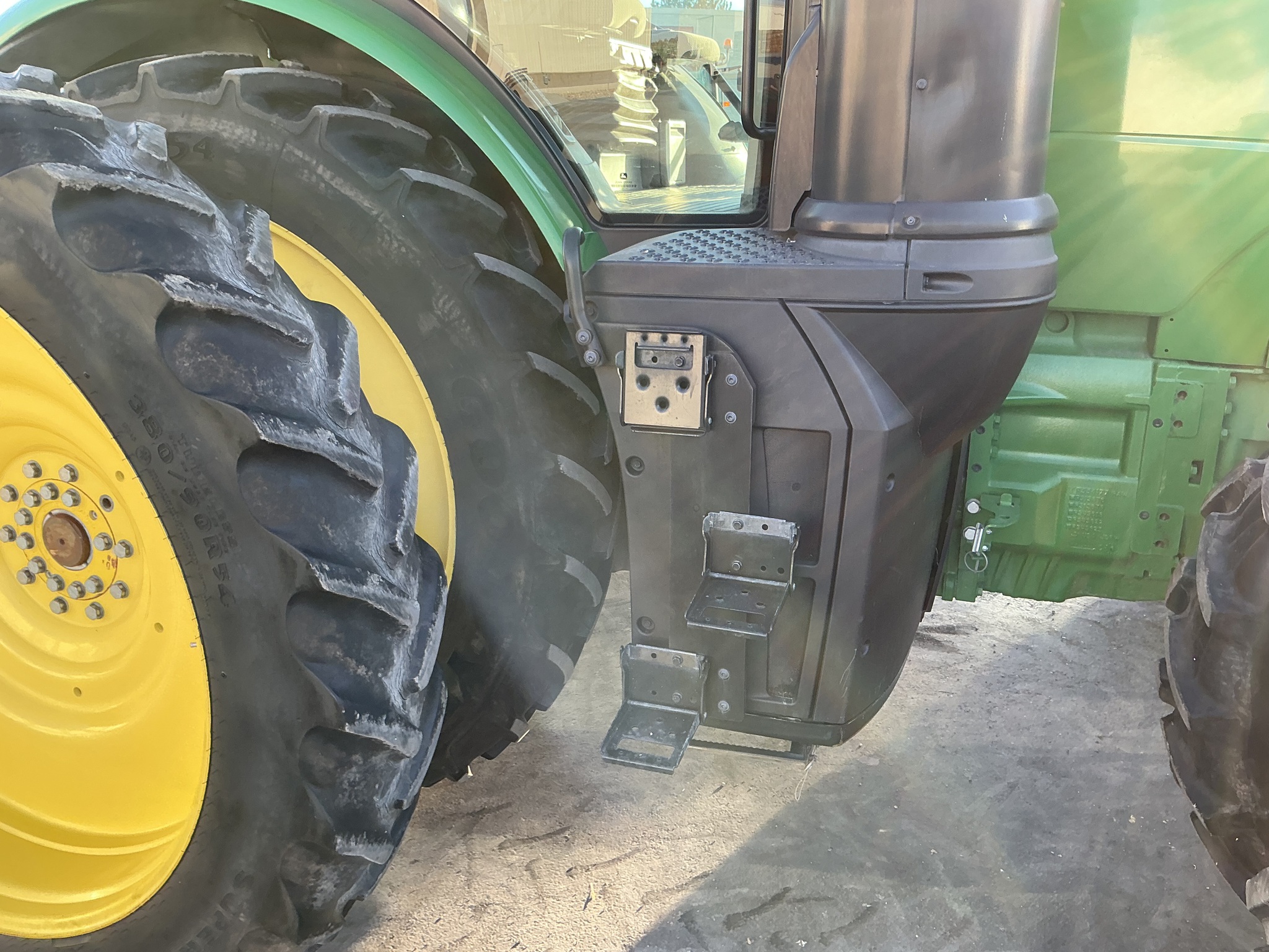 2018 John Deere 8320R Image 16