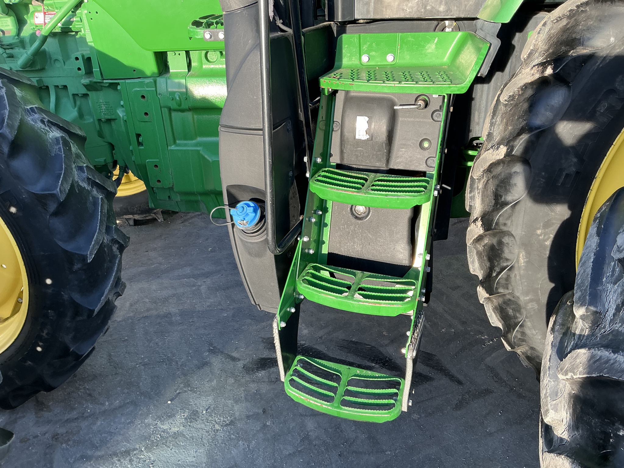 2018 John Deere 8320R Image 24