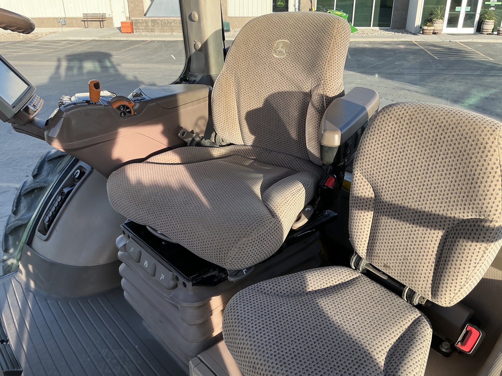 2018 John Deere 8320R Image 21