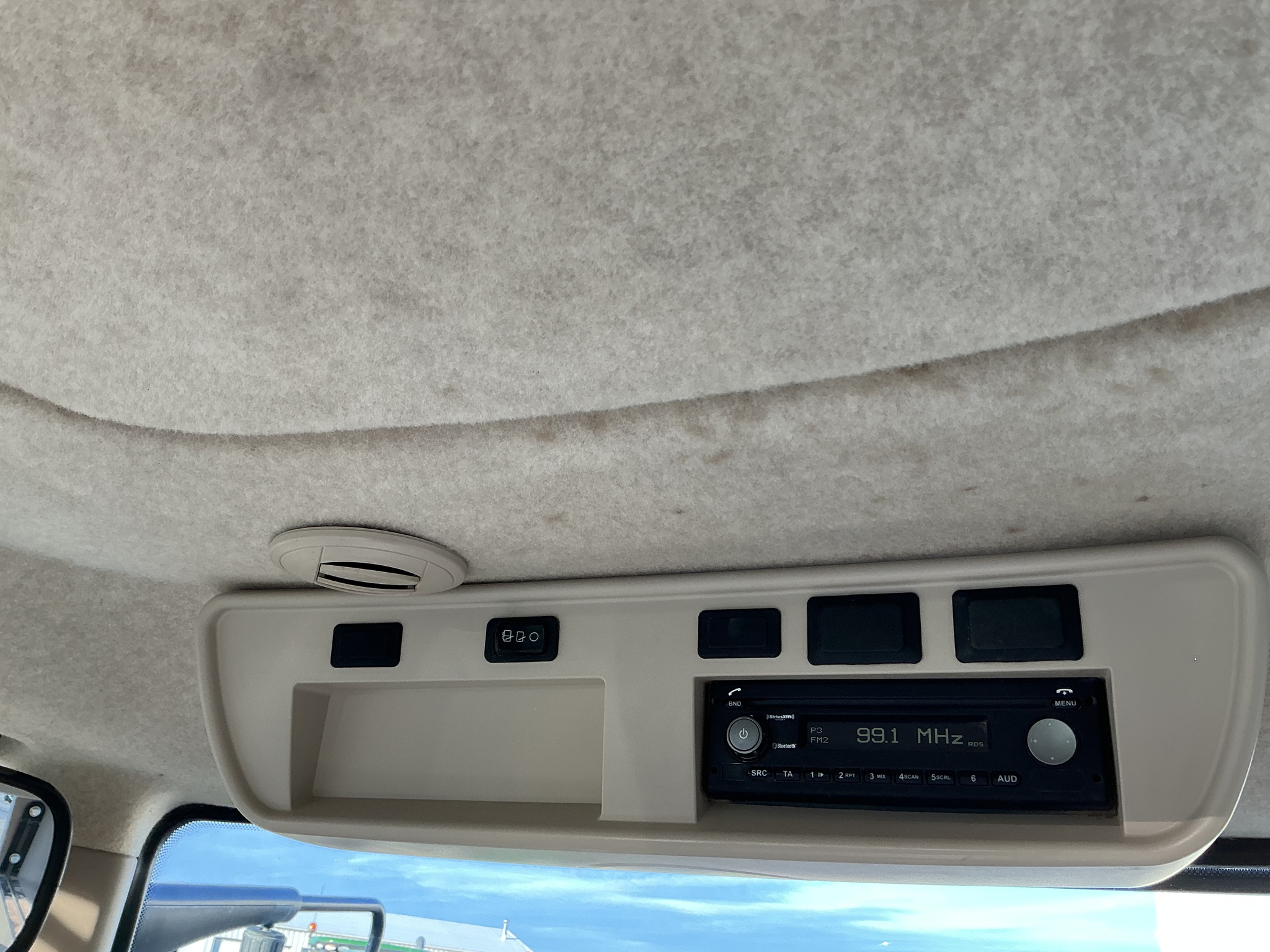 2018 John Deere 8320R Image 25