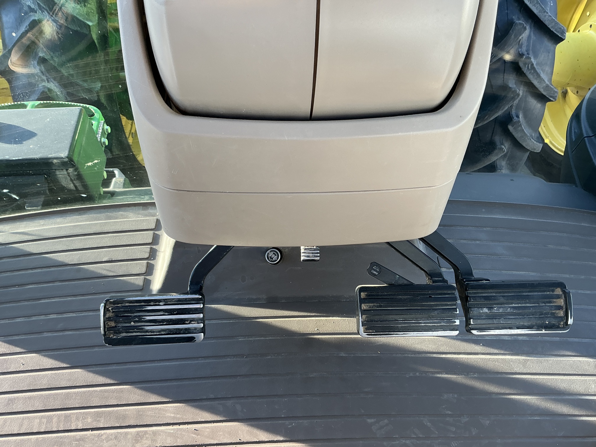 2018 John Deere 8320R Image 29