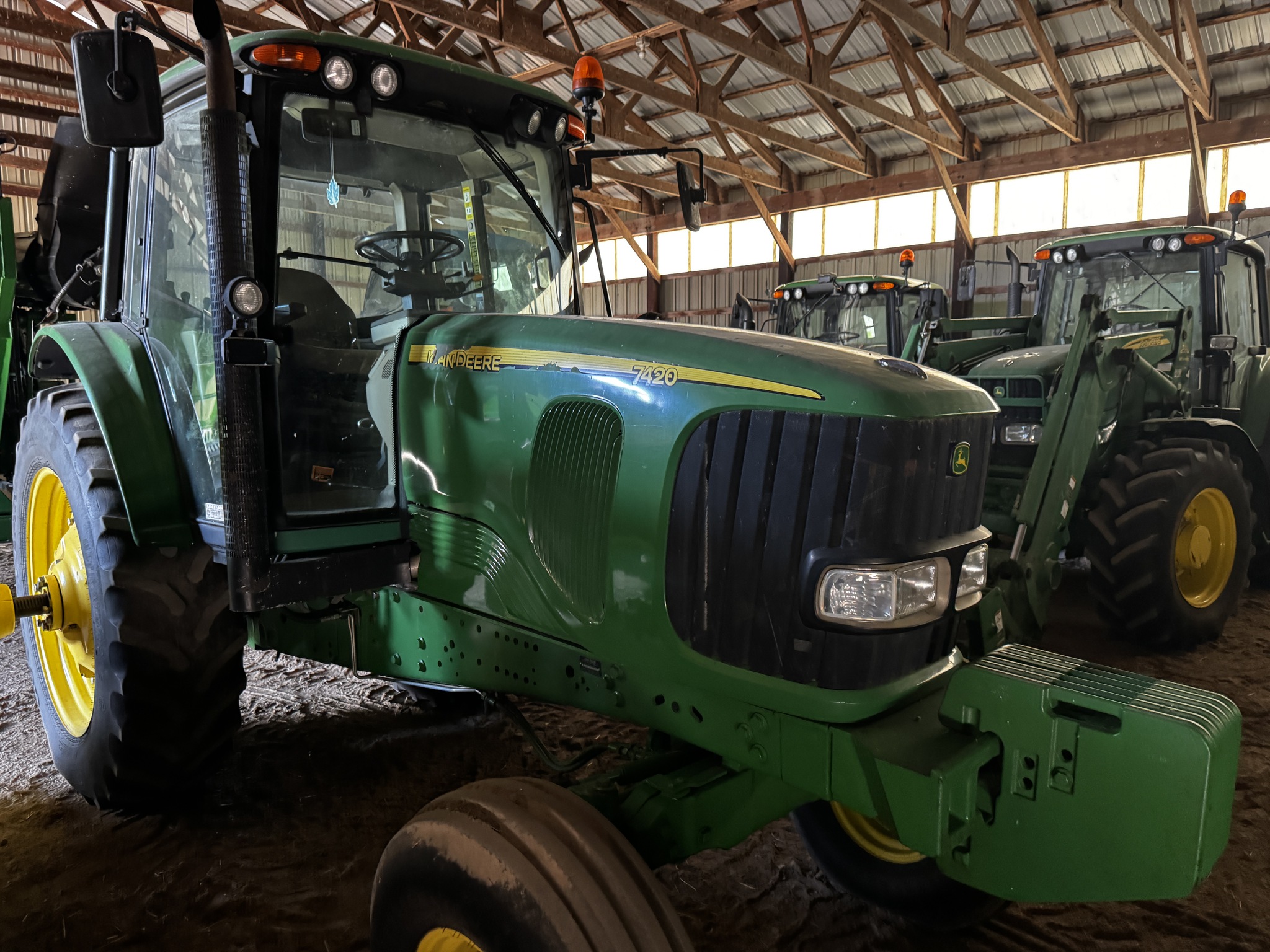 2004 John Deere 7420 Image 1