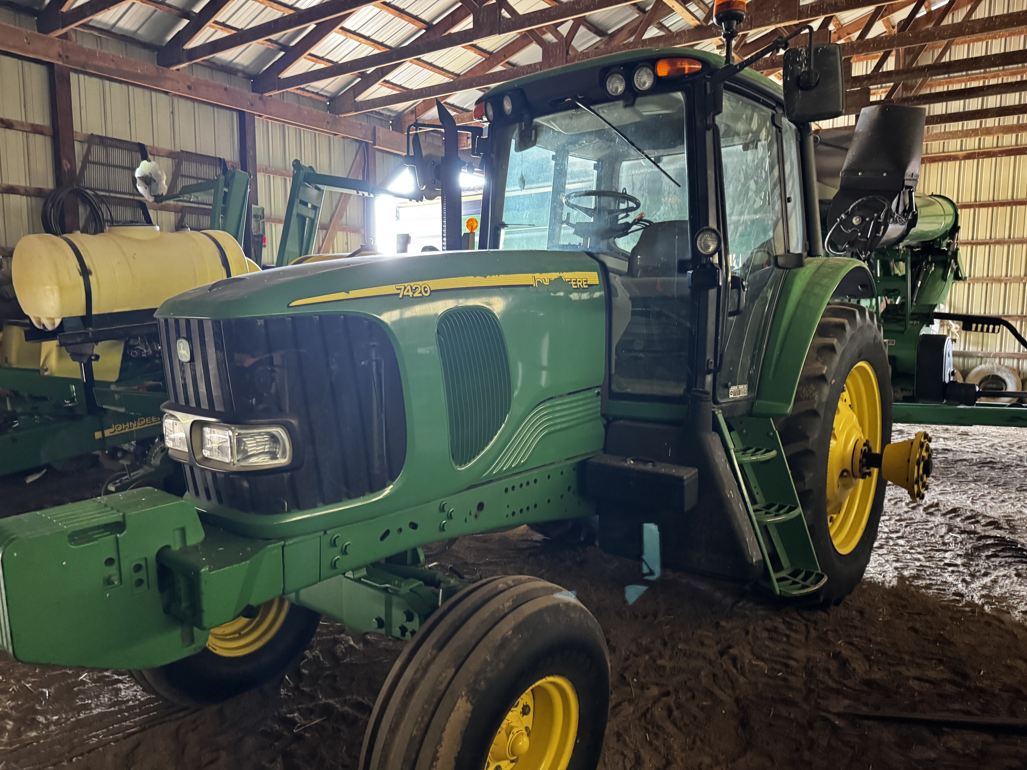 2004 John Deere 7420 Image 2