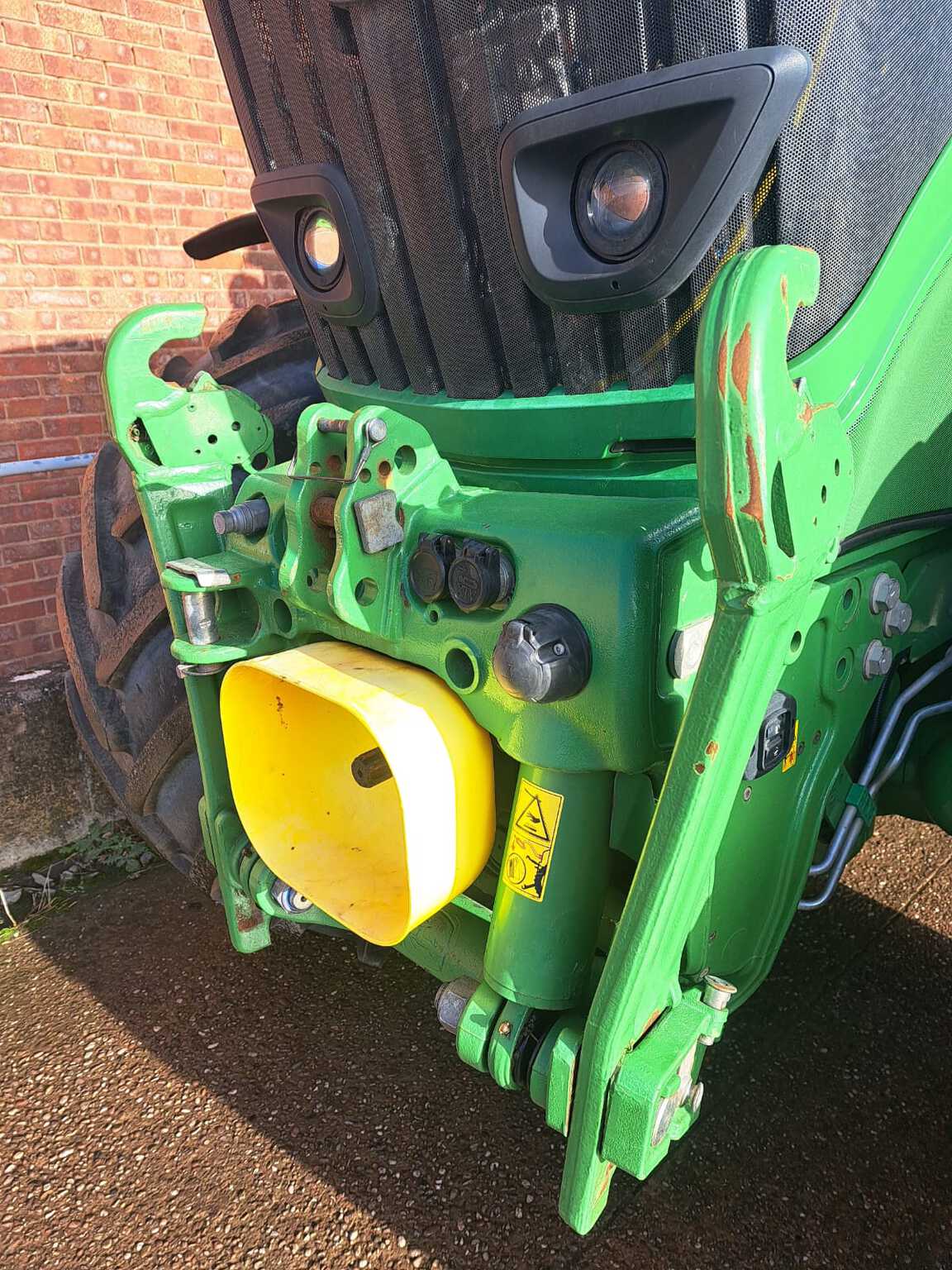 2019 John Deere 6215R