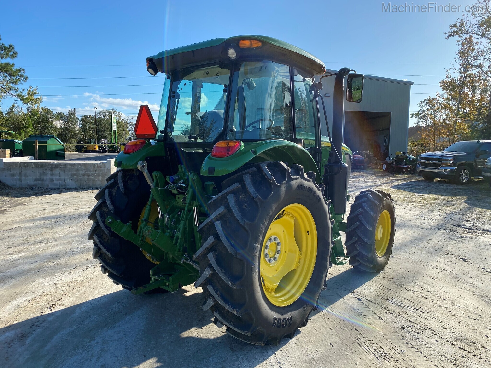 2024 John Deere 6135E Image 4