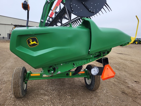 Used 2021 John Deere RD35F Combine Platforms at Horizon Ag & Turf in St. Paul, AB - Photo6