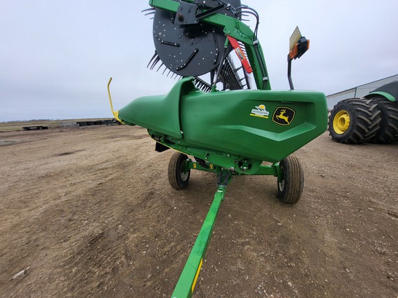 Used 2021 John Deere RD35F Combine Platforms at Horizon Ag & Turf in St. Paul, AB - Photo7