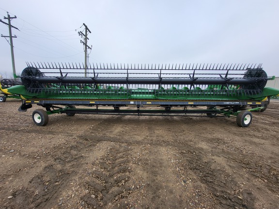 Used 2021 John Deere RD35F Combine Platforms at Horizon Ag & Turf in St. Paul, AB - Photo11