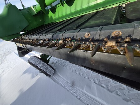 Used 2021 John Deere RD35F Combine Platforms at Horizon Ag & Turf in St. Paul, AB - Photo19