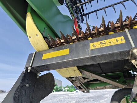 Used 2021 John Deere RD35F Combine Platforms at Horizon Ag & Turf in St. Paul, AB - Photo25