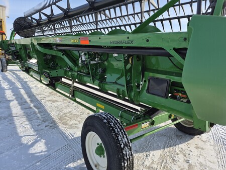 Used 2021 John Deere RD35F Combine Platforms at Horizon Ag & Turf in St. Paul, AB - Photo31