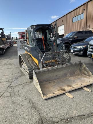 Photo of a 2023 John Deere 325G