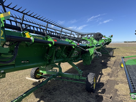 Used 2023 John Deere HD45R Combine Platforms at Horizon Ag & Turf in Warburg, AB - Photo3