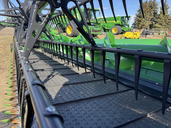 Used 2023 John Deere HD45R Combine Platforms at Horizon Ag & Turf in Warburg, AB - Photo5