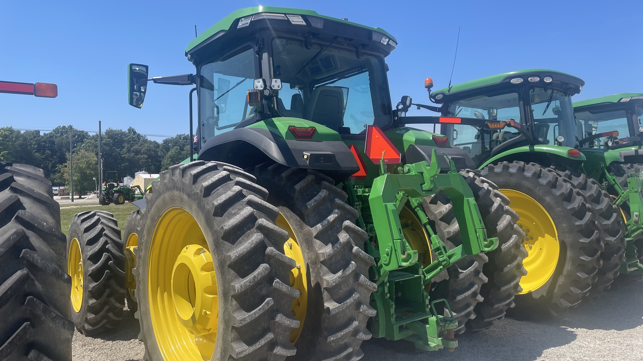 2023 John Deere 8R 340 Image 3