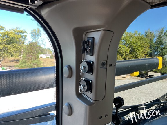 Photo of 2024 John Deere 410R