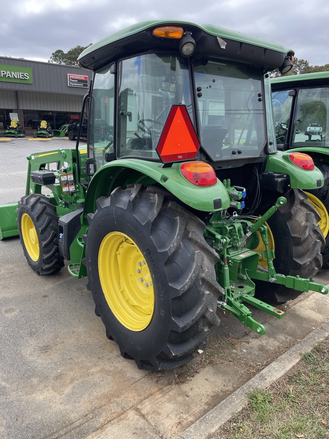 2023 John Deere 5090E Image 4