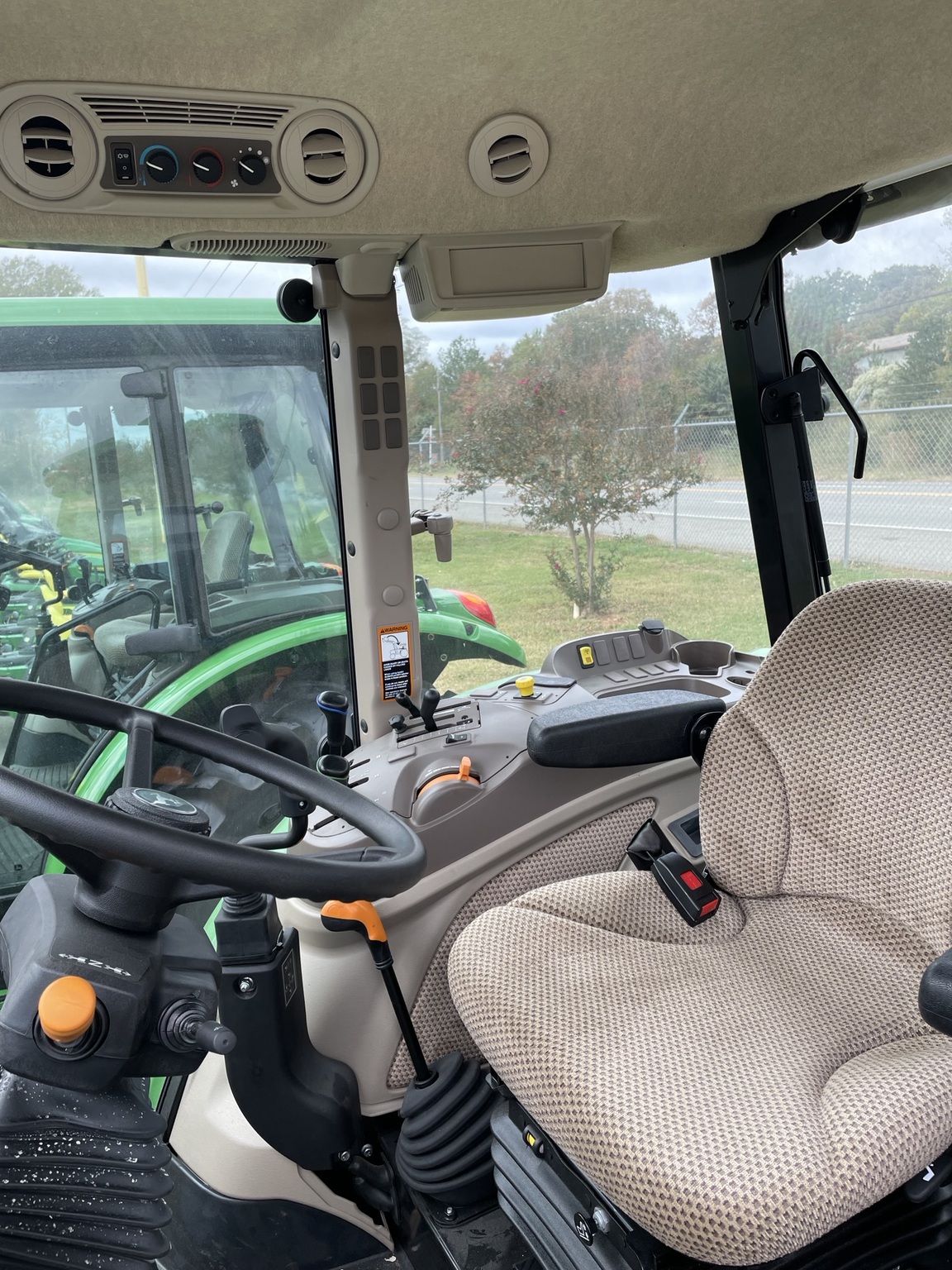 2023 John Deere 5090E Image 6