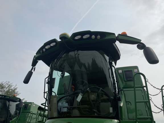 Used 2020 John Deere S790 Combines at Horizon Ag & Turf in Vermilion, AB - Photo20