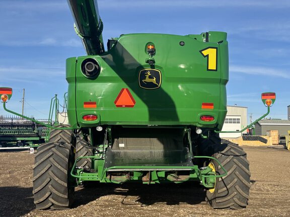 Used 2020 John Deere S790 Combines at Horizon Ag & Turf in Vermilion, AB - Photo6