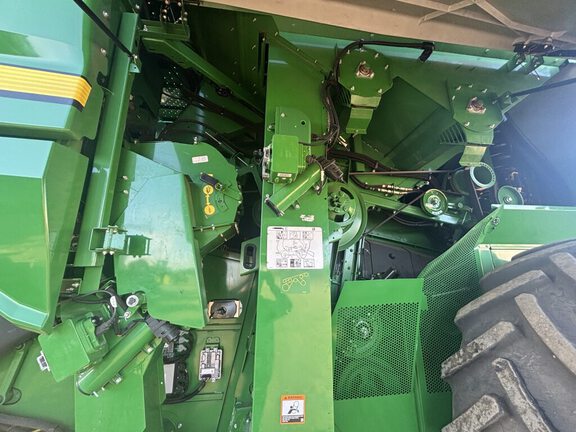 Used 2020 John Deere S790 Combines at Horizon Ag & Turf in Vermilion, AB - Photo10