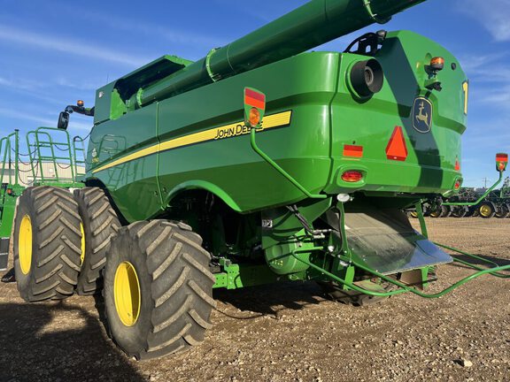 Used 2020 John Deere S790 Combines at Horizon Ag & Turf in Vermilion, AB - Photo5