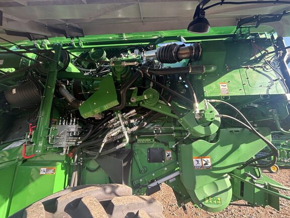 Used 2020 John Deere S790 Combines at Horizon Ag & Turf in Vermilion, AB - Photo11