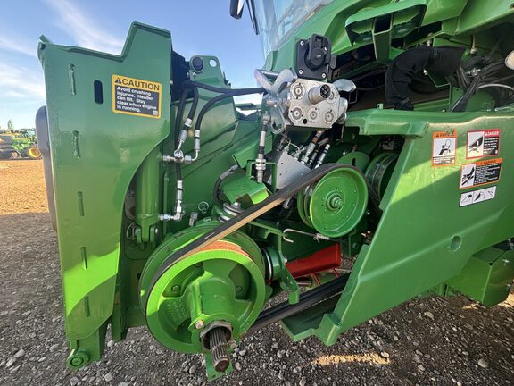 Used 2020 John Deere S790 Combines at Horizon Ag & Turf in Vermilion, AB - Photo14