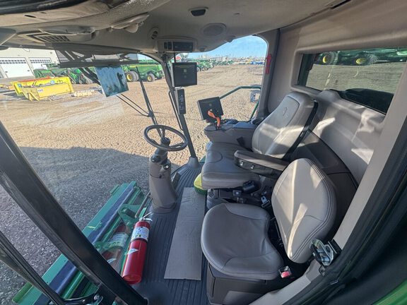 Used 2020 John Deere S790 Combines at Horizon Ag & Turf in Vermilion, AB - Photo16