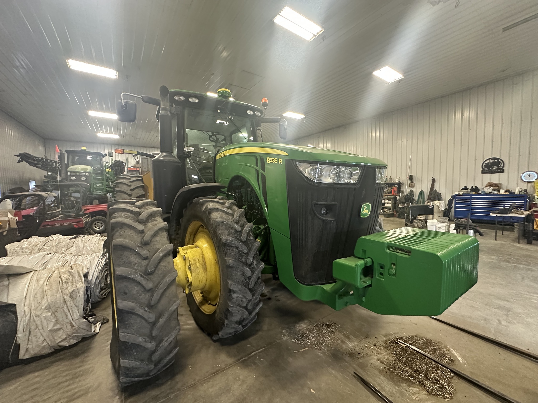 2012 John Deere 8335R Image 1