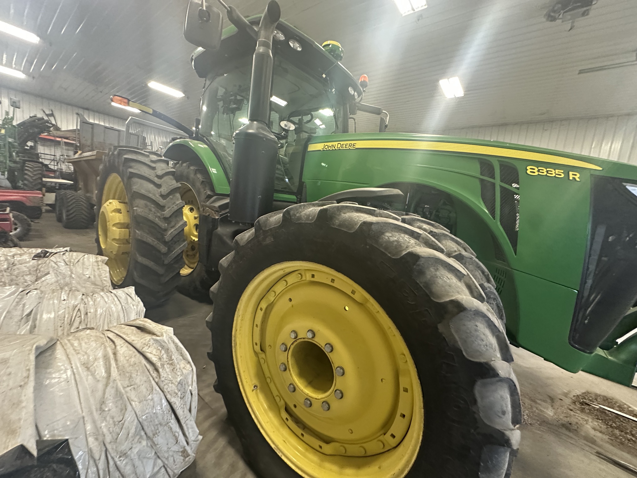 2012 John Deere 8335R Image 5