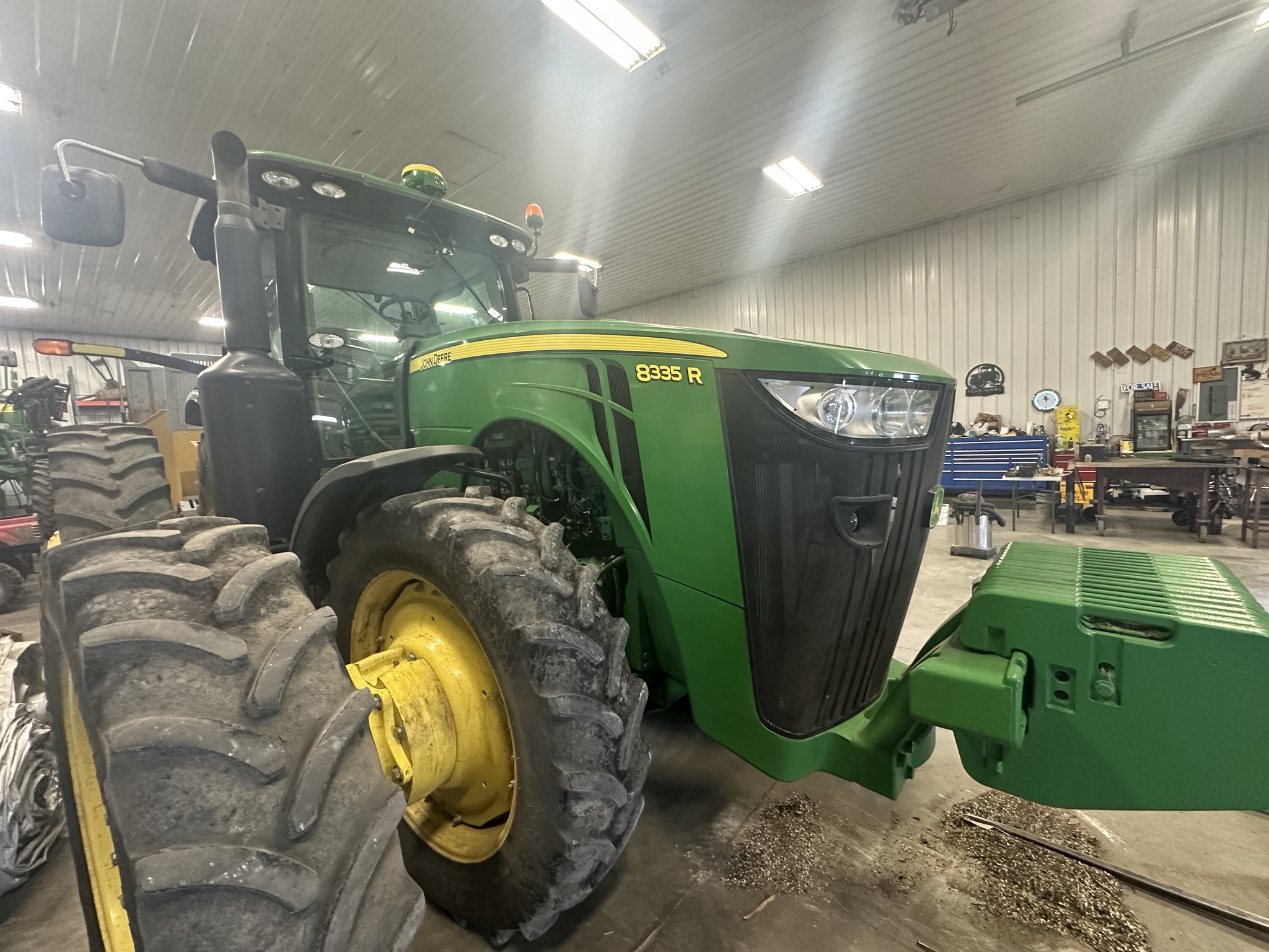 2012 John Deere 8335R Image 2