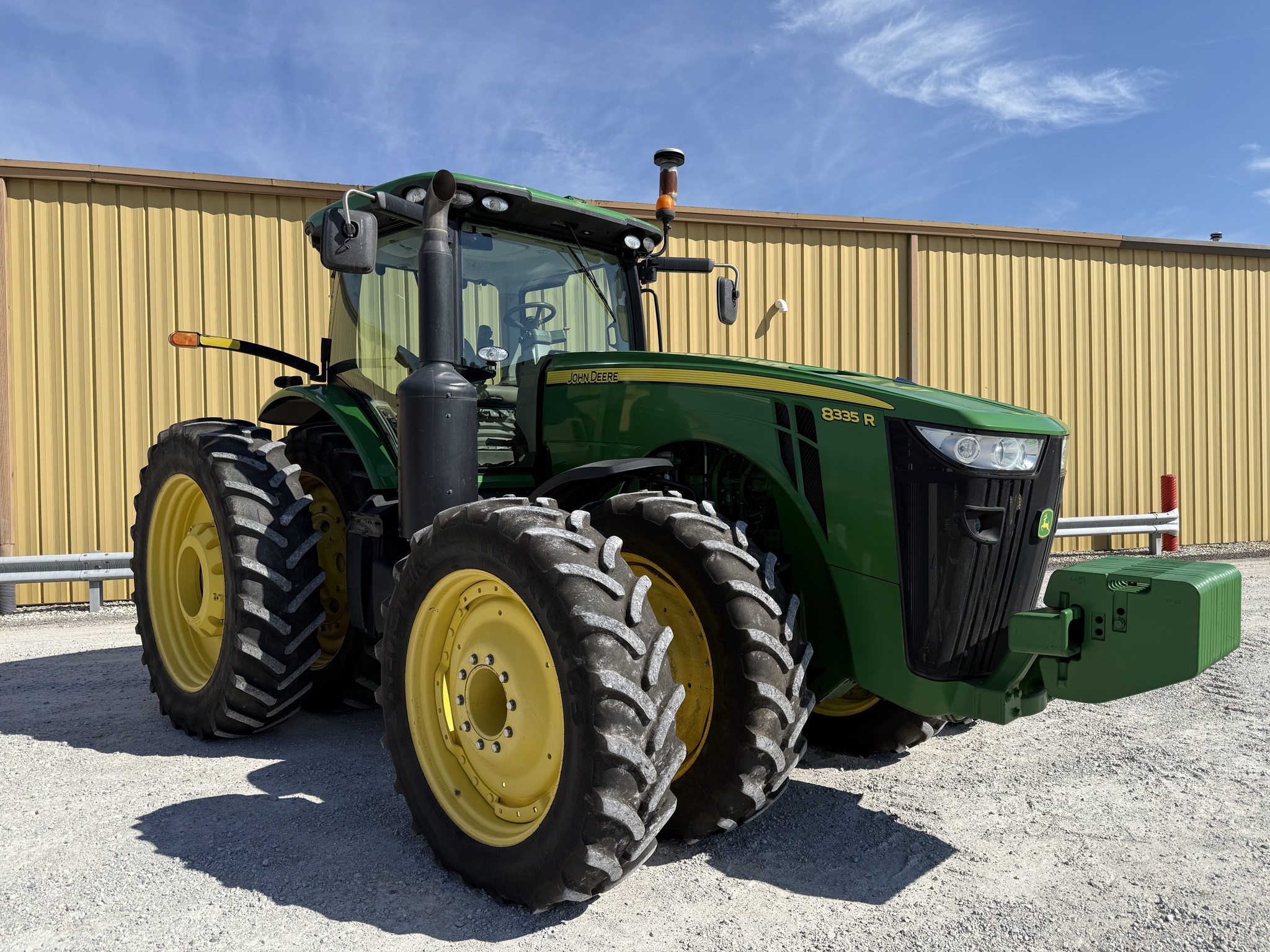 2012 John Deere 8335R Image 1