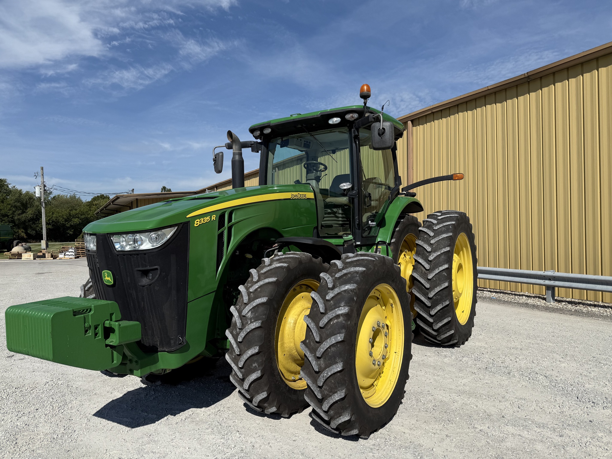 2012 John Deere 8335R Image 8