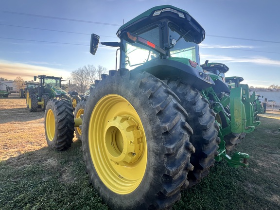 2023 John Deere 8R 340 Photo 2