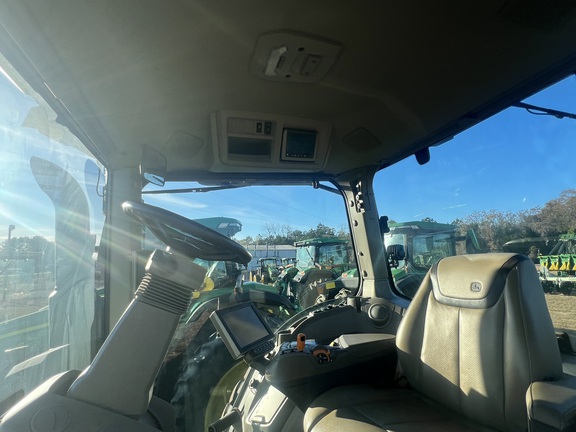 2023 John Deere 8R 340 Photo 8