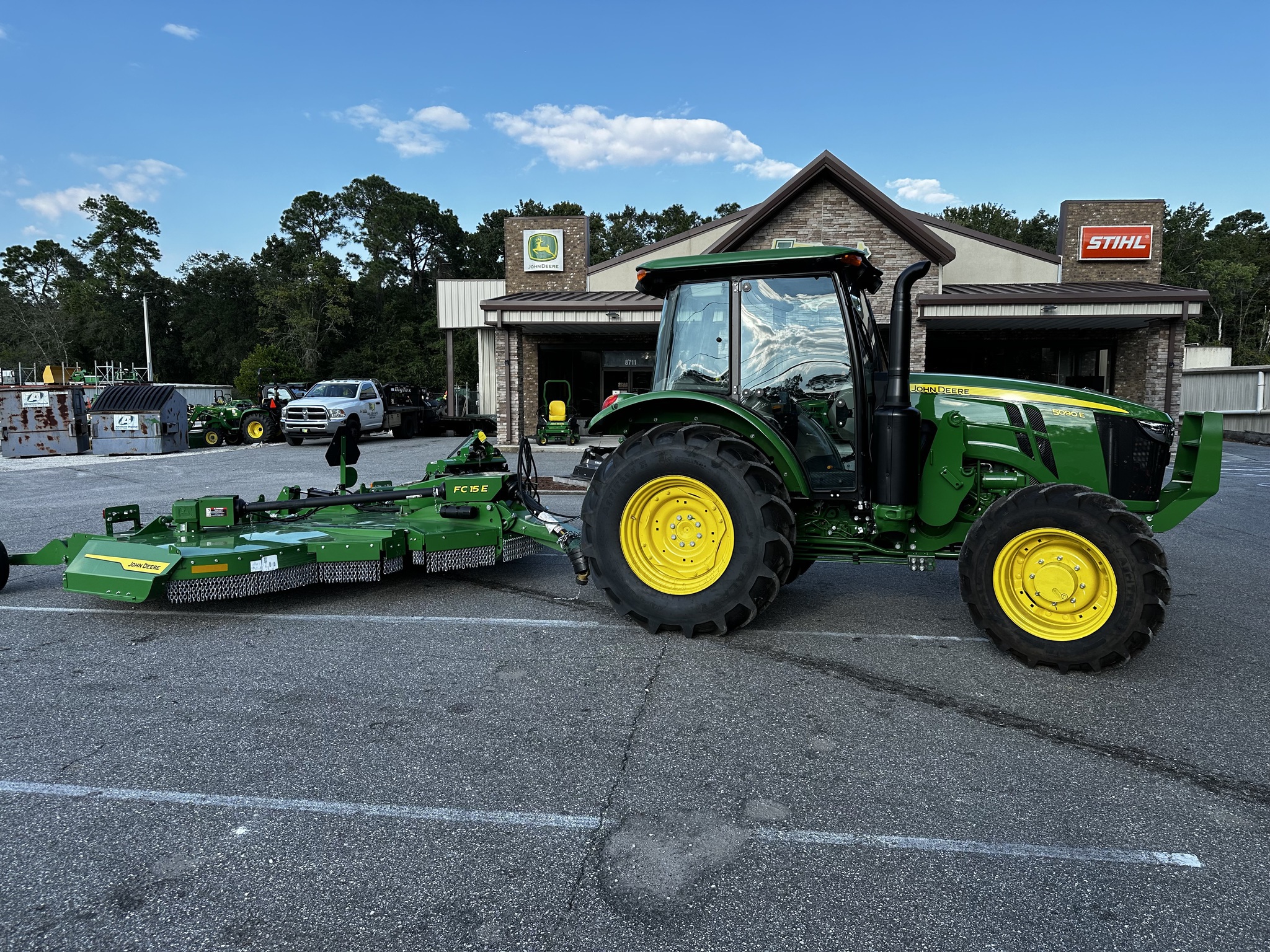 2025 John Deere 5090E Image 2