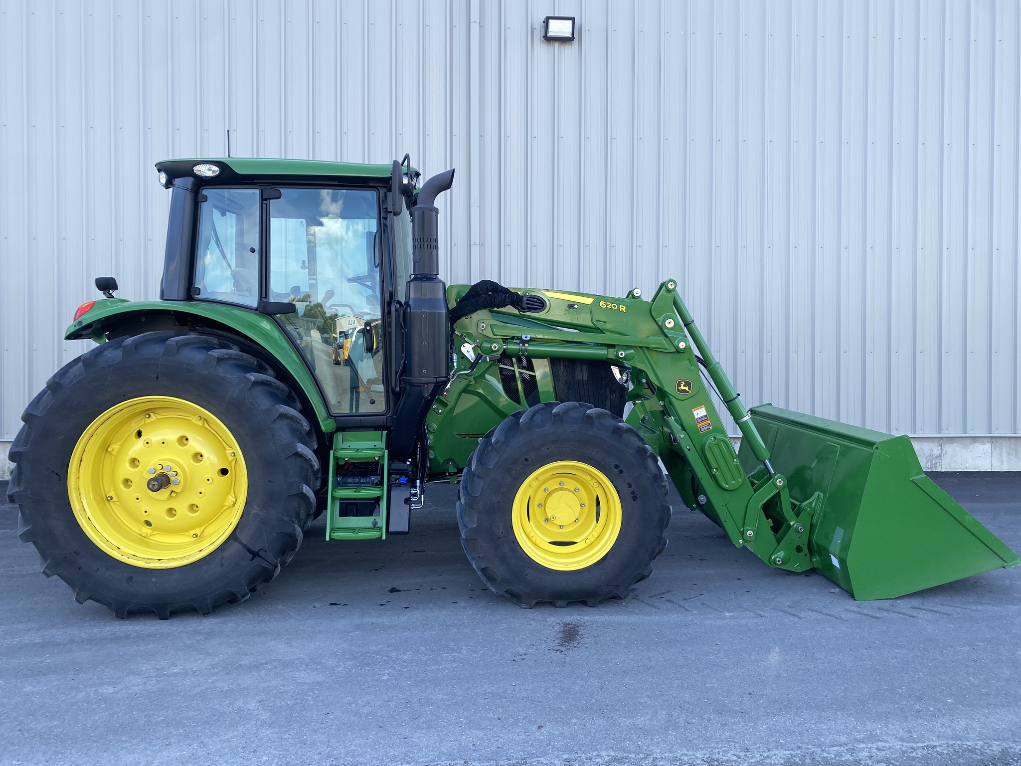 2024 John Deere 6120M Image 7