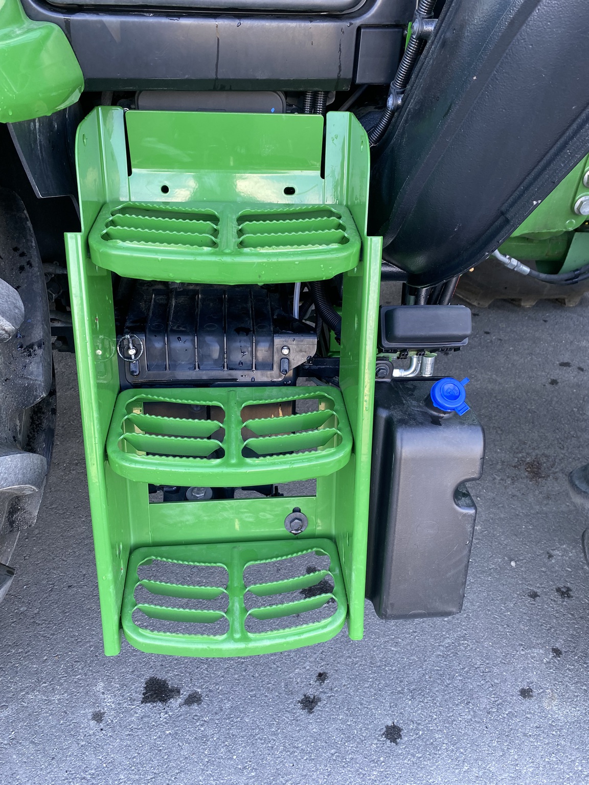 2024 John Deere 6120M Image 8