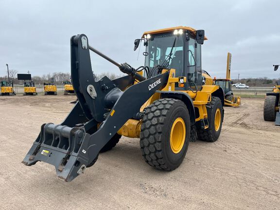 Photo of a 2024 John Deere 524P