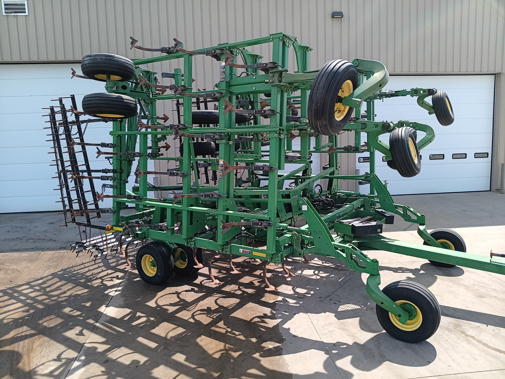 2010 John Deere 2210 Image 1