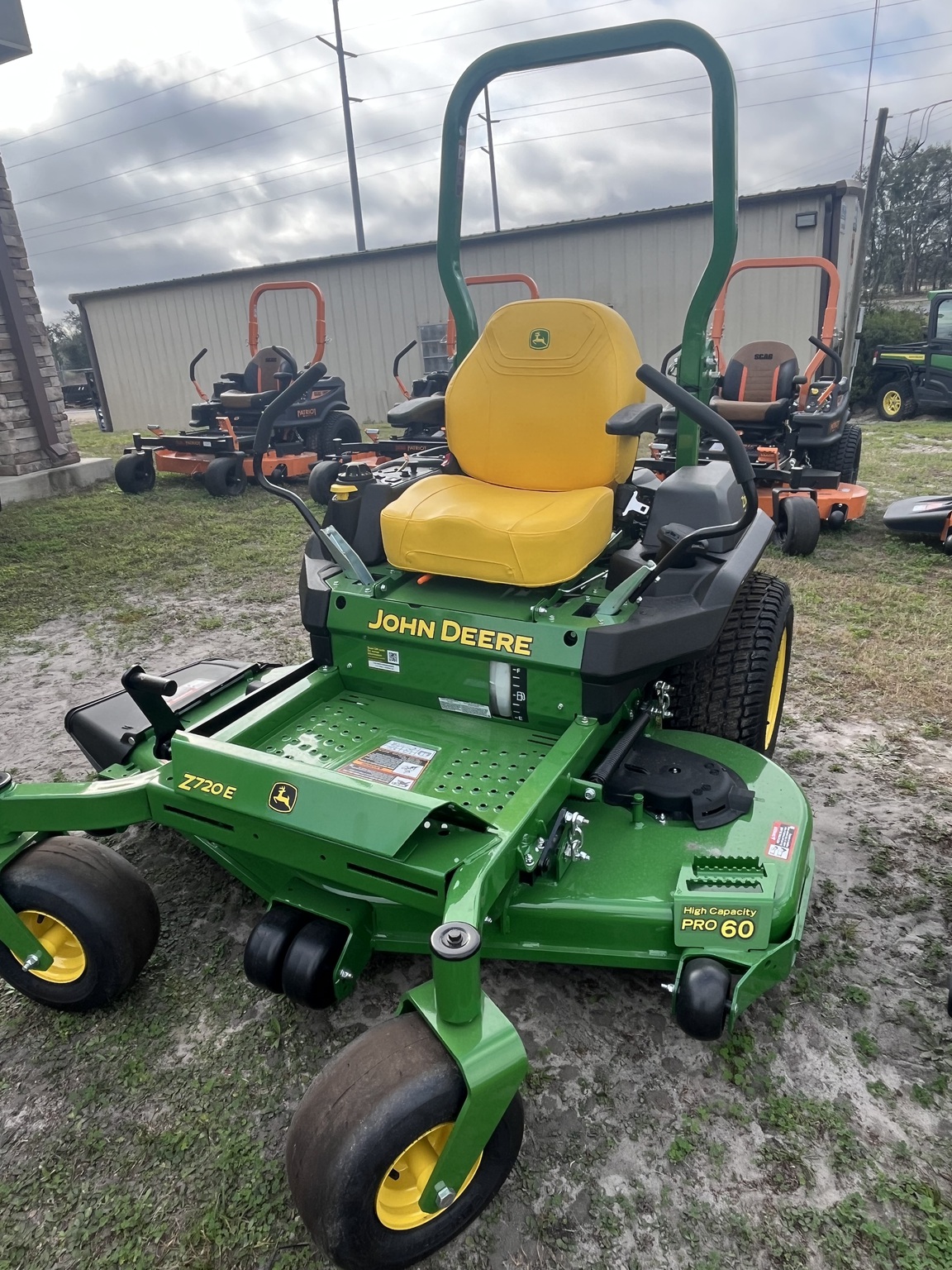 2025 John Deere Z720E Image 1