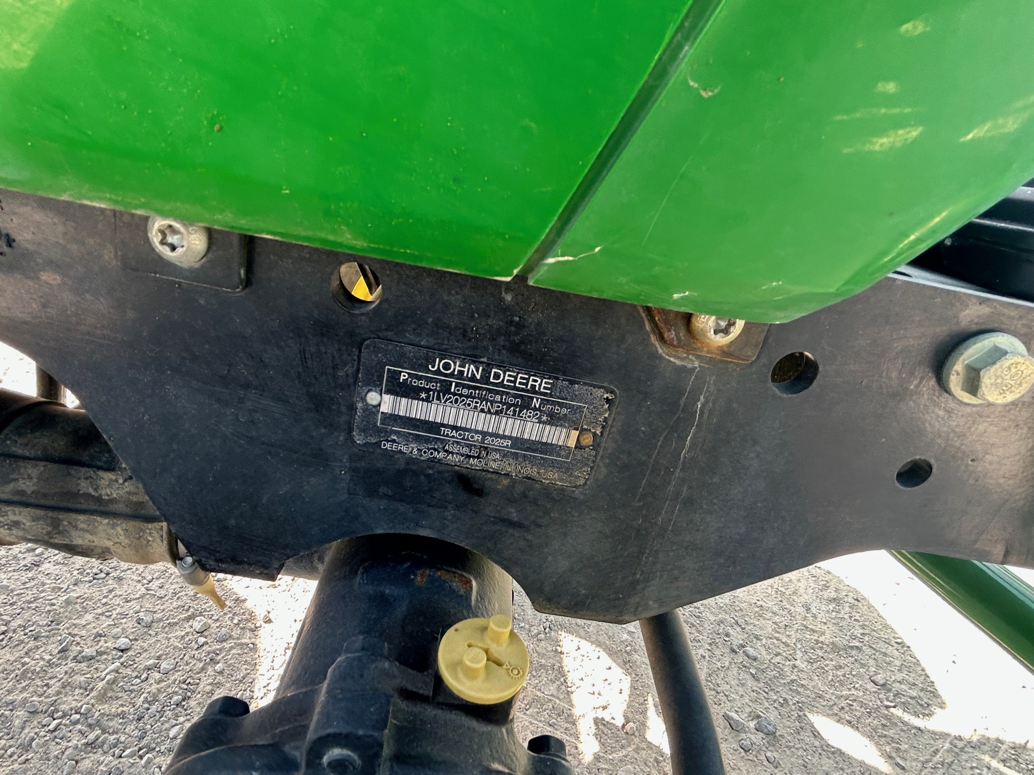 2023 John Deere 2025R Image 6