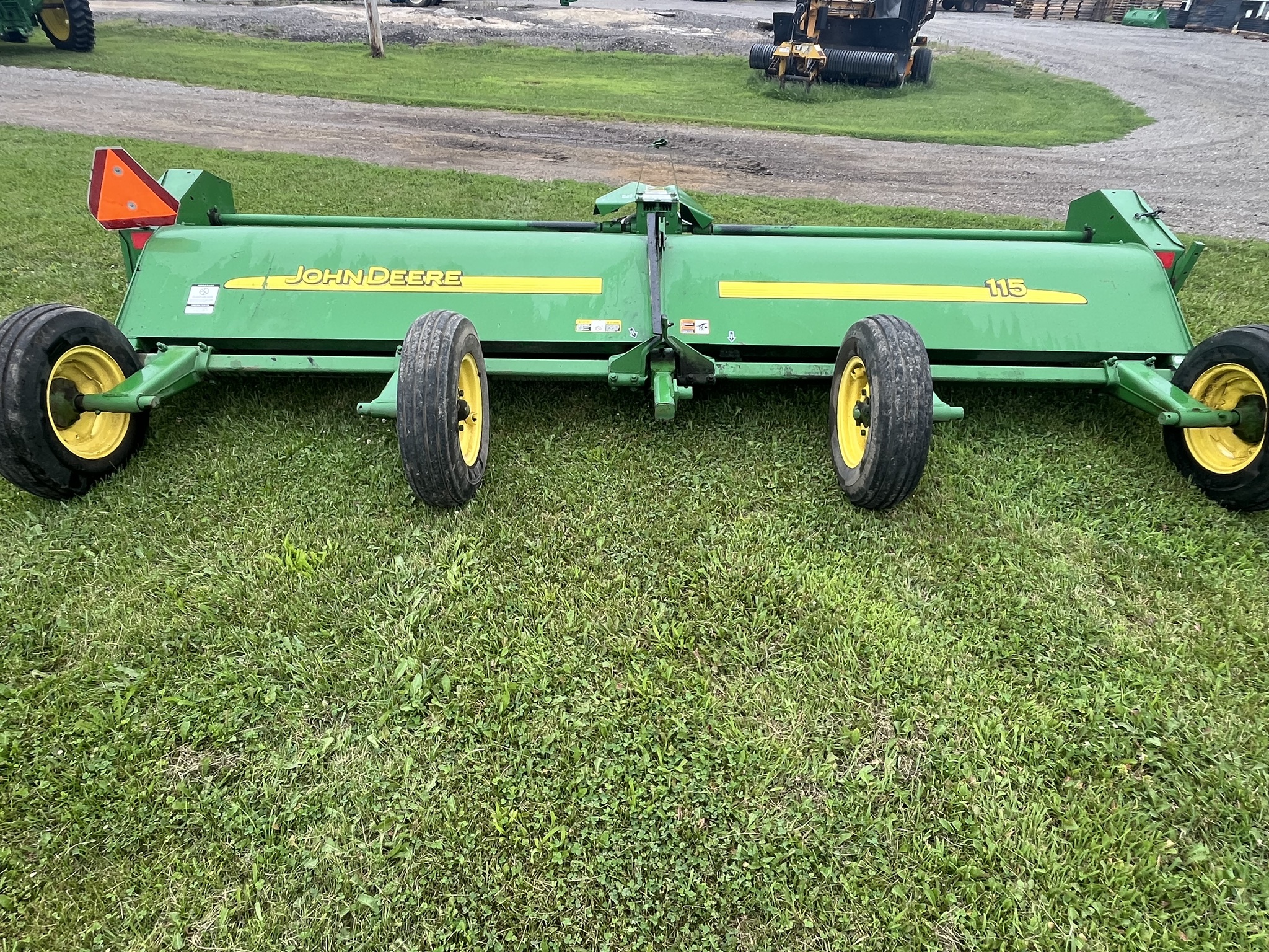 2010 John Deere 115 Image 4