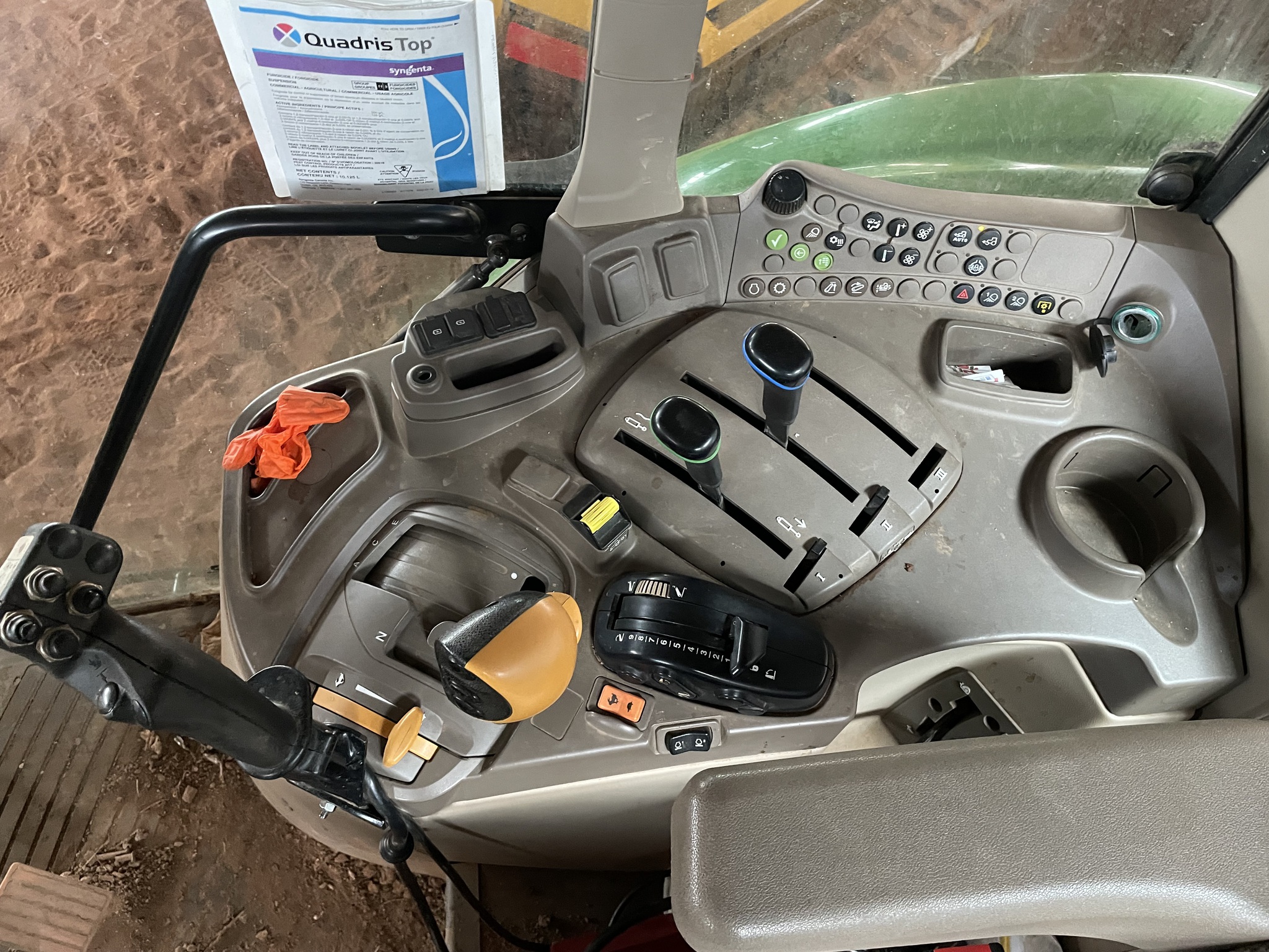 2020 John Deere 6110M Image 18