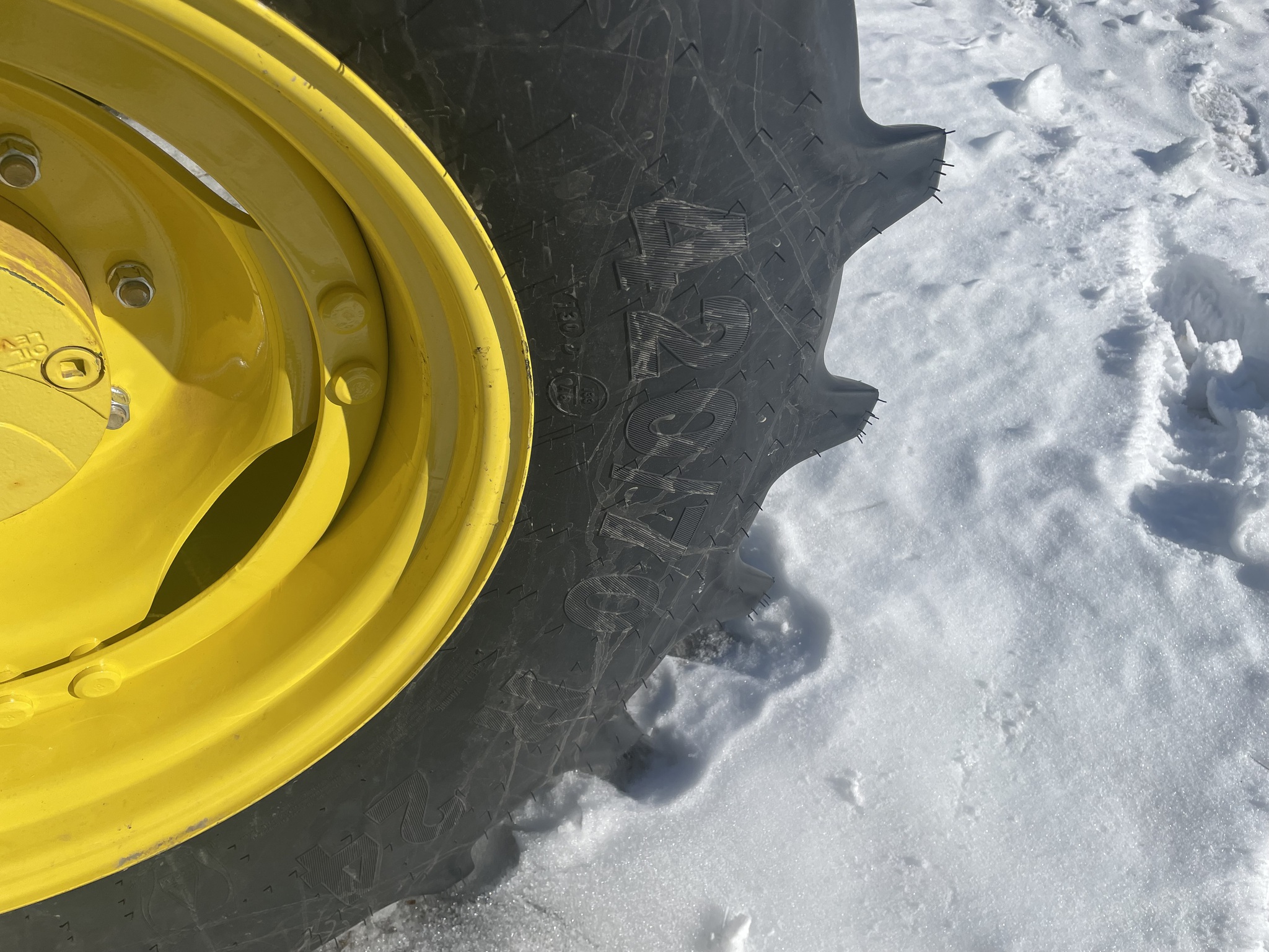 2020 John Deere 6110M Image 9