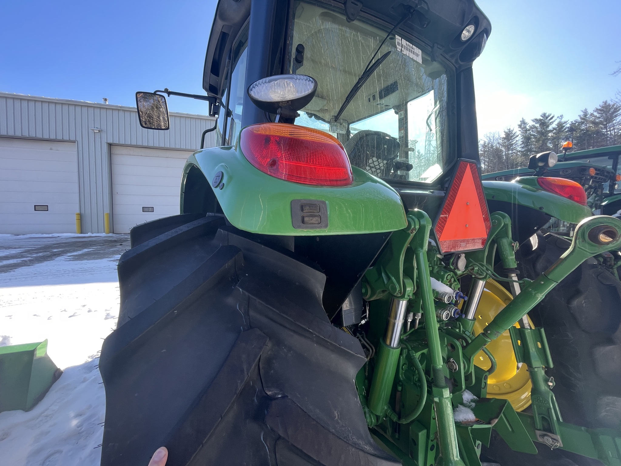 2020 John Deere 6110M Image 3