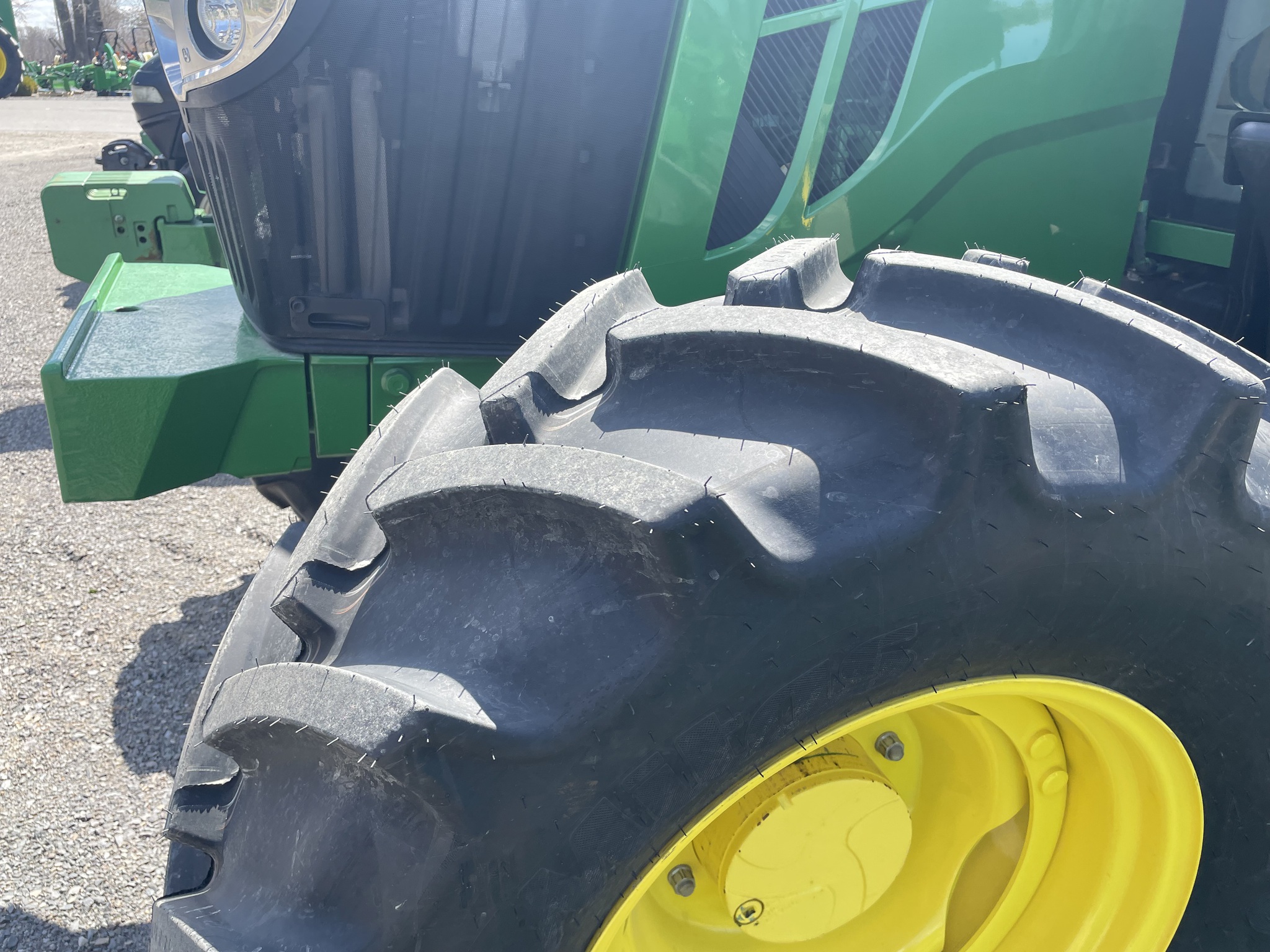 2020 John Deere 6110M Image 6